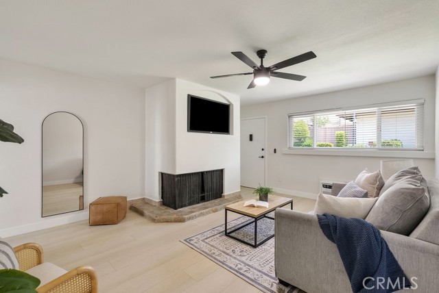 1800 E Heim Avenue, Orange CA: https://media.crmls.org/medias/9fb05779-06a0-4a7f-9cd7-c6a7fec19db4.jpg
