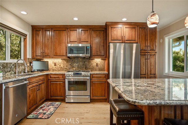 Detail Gallery Image 10 of 39 For 28195 Arbon, Lake Arrowhead,  CA 92352 - 3 Beds | 2 Baths