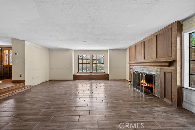 25472 Via Acorde, Valencia CA: https://media.crmls.org/medias/9fb16373-c555-47da-97e1-3a601ca17100.jpg