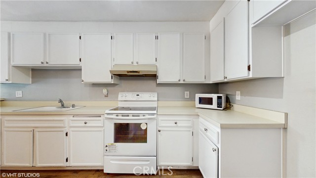 Detail Gallery Image 6 of 23 For 9020 Newport Ave #17,  Fontana,  CA 92335 - 2 Beds | 2 Baths