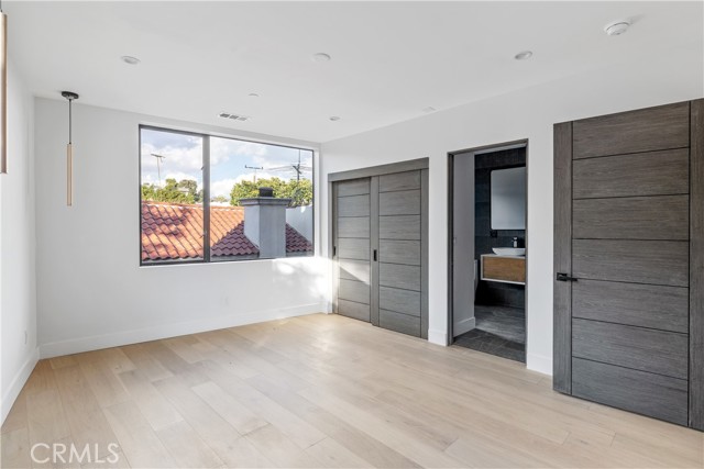 Detail Gallery Image 14 of 17 For 528 N Flores St #101,  West Hollywood,  CA 90048 - 2 Beds | 2/1 Baths