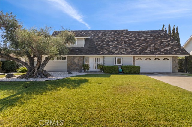 Detail Gallery Image 1 of 23 For 17292 Bergen Cir, Tustin,  CA 92780 - 4 Beds | 2 Baths