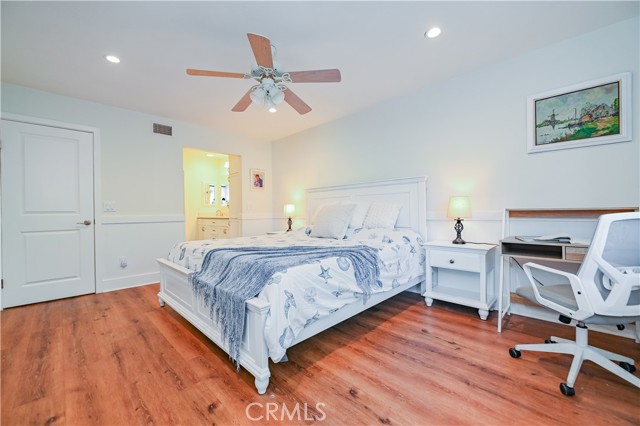 Detail Gallery Image 2 of 28 For 15 Camphor, Irvine,  CA 92612 - 3 Beds | 3 Baths