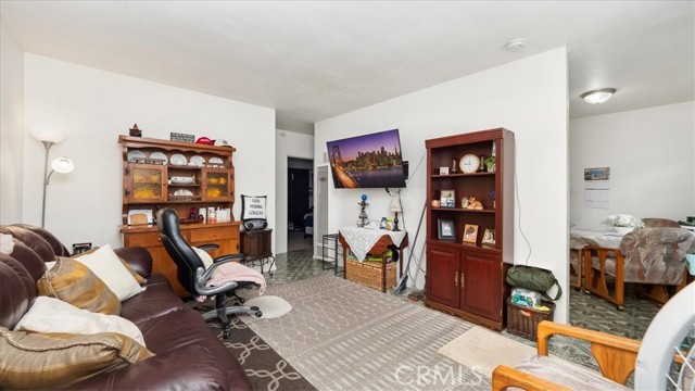226 E California Street, Ontario CA: https://media.crmls.org/medias/9fb3e85a-ecbe-4dd8-93f5-5963ceeb5fb3.jpg