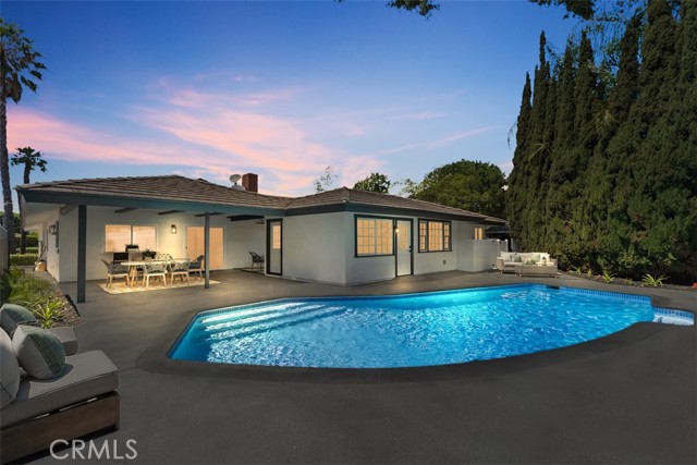 13762 Palace Way, Tustin CA: https://media.crmls.org/medias/9fb46680-3424-40b4-890d-8c4365b830bd.jpg