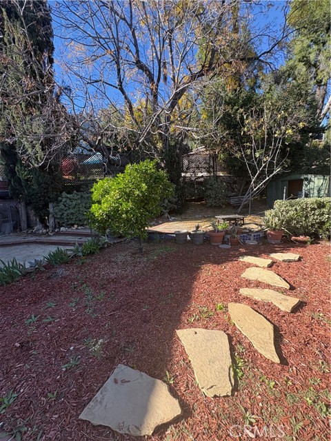 Detail Gallery Image 20 of 22 For 20955 De Mina, Woodland Hills,  CA 91364 - 3 Beds | 2 Baths