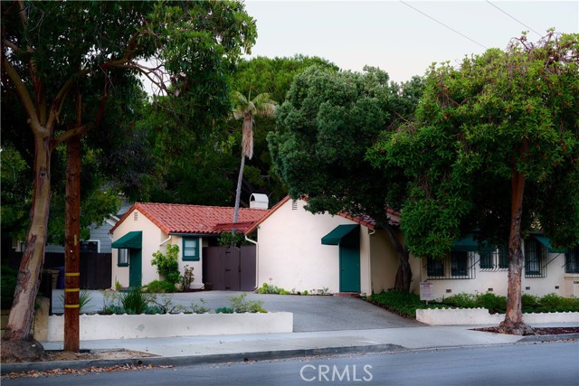 Detail Gallery Image 8 of 26 For 103 E Micheltorena St, Santa Barbara,  CA 93101 - 7 Beds | –/3 Baths