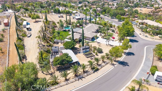 18265 Fort Lauder Lane, Perris CA: https://media.crmls.org/medias/9fb6081b-a6b9-45ad-b9e7-6de9e6055ef8.jpg