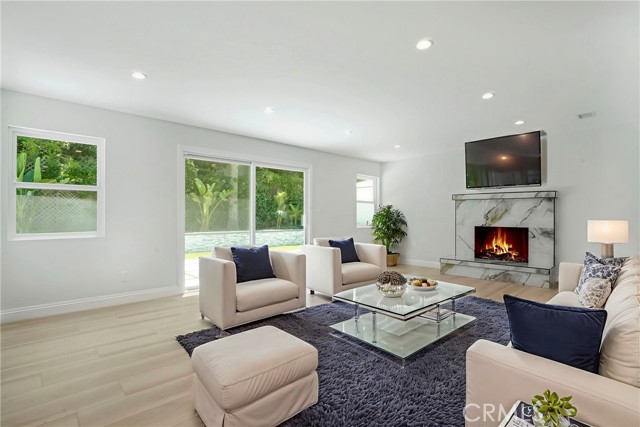 Detail Gallery Image 31 of 32 For 19120 Bessemer St, Tarzana,  CA 91335 - 4 Beds | 3 Baths