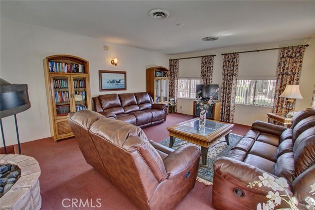 Detail Gallery Image 30 of 33 For 10681 Oak St #29,  Los Alamitos,  CA 90720 - 2 Beds | 2 Baths