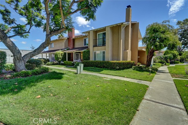 17077 Los Modelos Street, Fountain Valley CA: https://media.crmls.org/medias/9fb85c3e-765b-4daa-bcae-0df2a6021c38.jpg