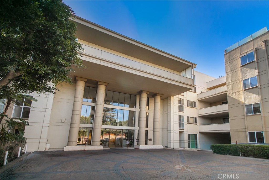 4949 Genesta Avenue #308
