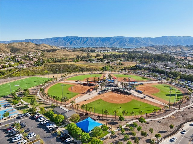 Detail Gallery Image 33 of 45 For 53196 Iceberg St, Lake Elsinore,  CA 92532 - 5 Beds | 2/1 Baths