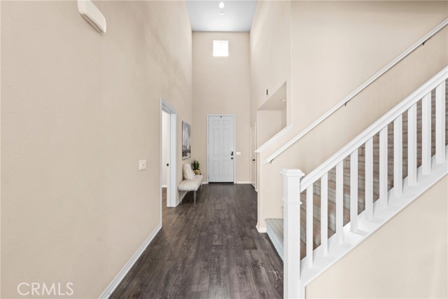 7462 Silver Saddle Court, Eastvale CA: https://media.crmls.org/medias/9fb8d7f1-053a-4abb-a81c-25f691ec85ba.jpg