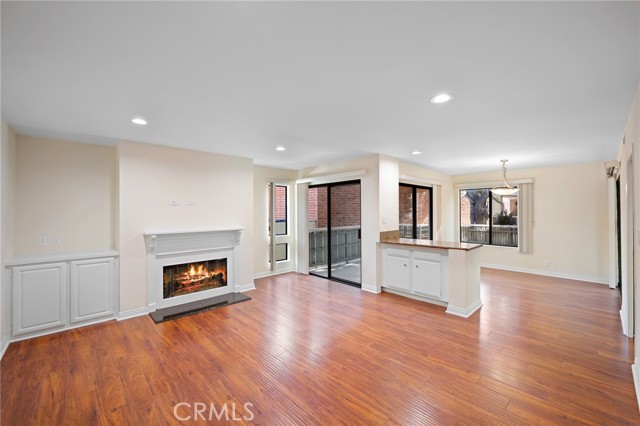 Detail Gallery Image 4 of 25 For 1166 Rosedale Ave #102,  Glendale,  CA 91201 - 2 Beds | 2 Baths