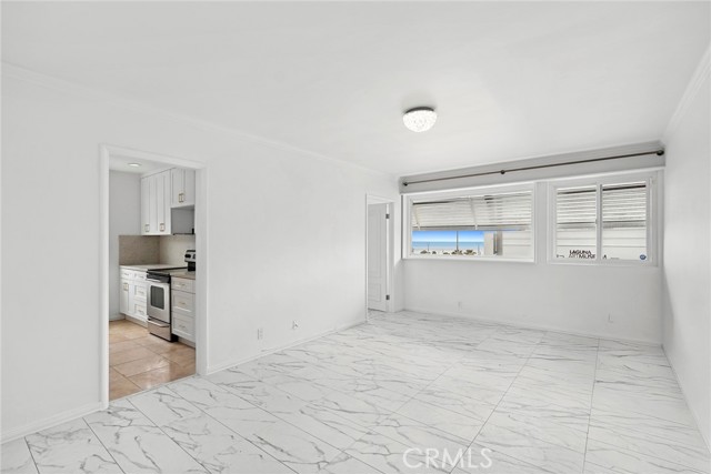 Front Image Thumbnail for CRLG26021111