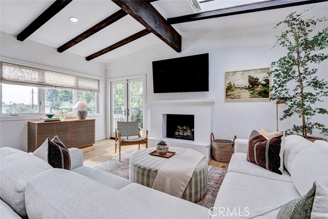 3211 Valley, Manhattan Beach, California 90266, 4 Bedrooms Bedrooms, ,2 BathroomsBathrooms,Residential,For Sale,Valley,SB26074222