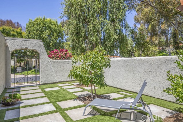5468 Paseo Del Lago E, Laguna Woods CA: https://media.crmls.org/medias/9fbae0f3-5bd6-4779-9564-96708bb1917c.jpg