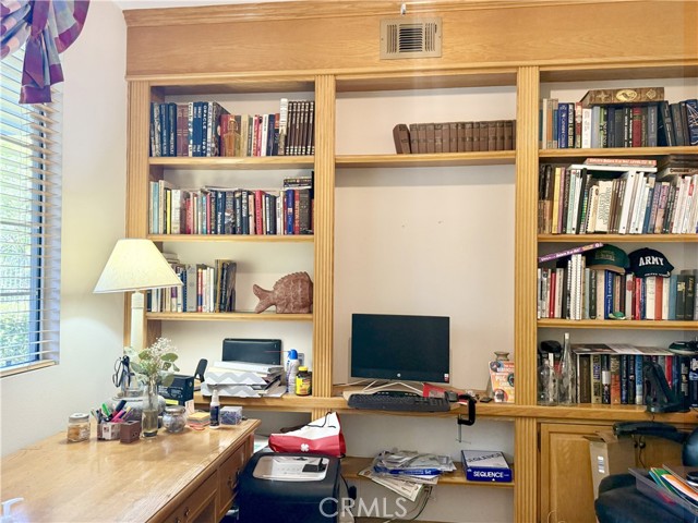 48 Hawksmoor, Aliso Viejo CA: https://media.crmls.org/medias/9fbae658-5505-4ddb-9621-505262e7f48a.jpg