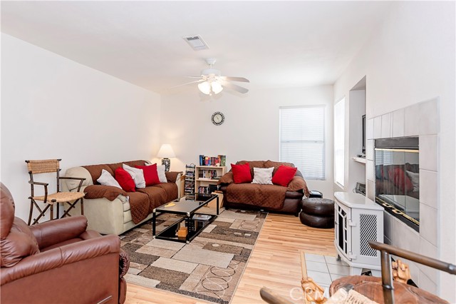44250 62nd W Street, Lancaster CA: https://media.crmls.org/medias/9fbaec0c-35fe-4f36-968e-8e90219200fc.jpg