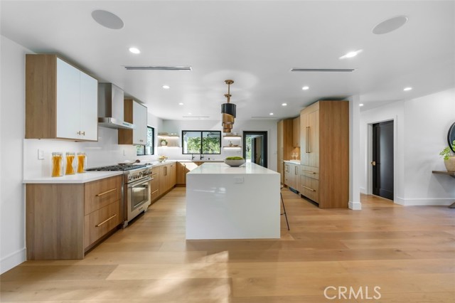 5019 Donna Avenue, Tarzana CA: https://media.crmls.org/medias/9fbbb822-8ec9-49b5-b213-afffd876338f.jpg