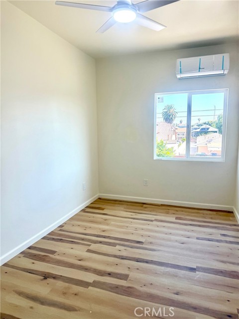 Detail Gallery Image 7 of 13 For 236 W 47th St #1/2,  Los Angeles,  CA 90037 - 3 Beds | 2 Baths