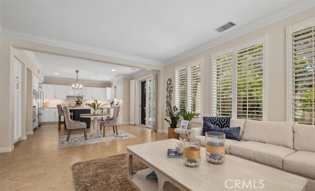 Detail Gallery Image 14 of 33 For 18742 Calera Ln, Huntington Beach,  CA 92648 - 4 Beds | 4/1 Baths