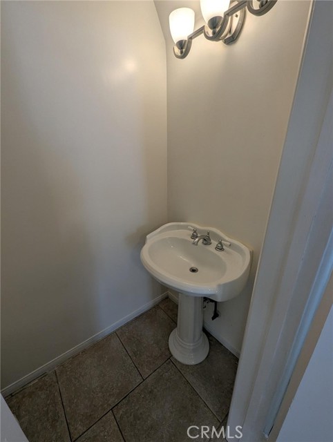 891 W Elberon Avenue, San Pedro CA: https://media.crmls.org/medias/9fbcf80c-b894-4ac6-a967-d1223b507ecb.jpg