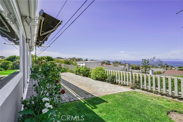 Detail Gallery Image 2 of 20 For 117 Paseo De Granada, Redondo Beach,  CA 90277 - 4 Beds | 3 Baths