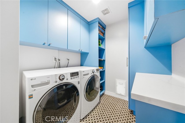 Detail Gallery Image 25 of 47 For 220 Detroit Ave, Huntington Beach,  CA 92648 - 3 Beds | 2/1 Baths