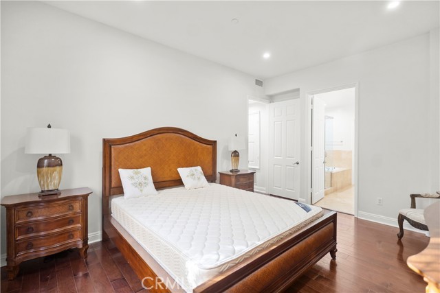 Detail Gallery Image 12 of 25 For 143 N Arnaz Dr #102,  Beverly Hills,  CA 90211 - 3 Beds | 2/1 Baths