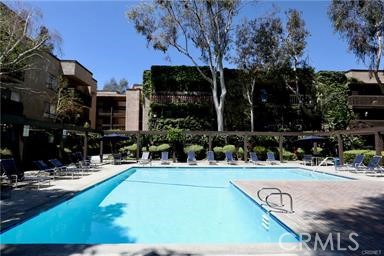 Detail Gallery Image 21 of 27 For 22100 Burbank, Woodland Hills,  CA 91367 - 1 Beds | 1 Baths