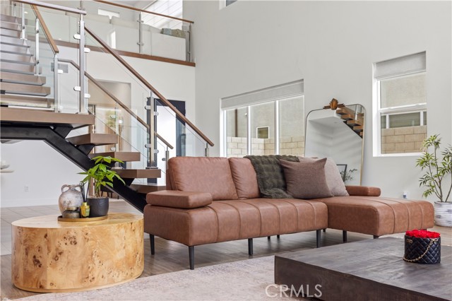 Detail Gallery Image 21 of 74 For 27526 Elderberry Dr, Valencia,  CA 91381 - 5 Beds | 5/1 Baths