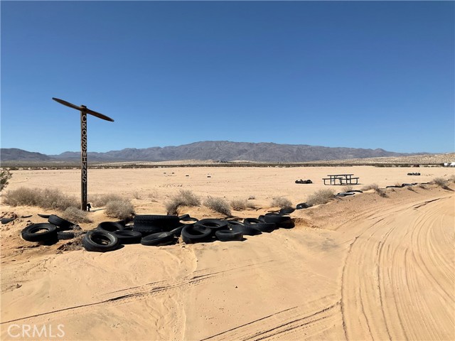 76421 Amboy Road, Twentynine Palms, California 92277, ,Commercial Sale,For Sale,76421 Amboy Road,CRJT23161153