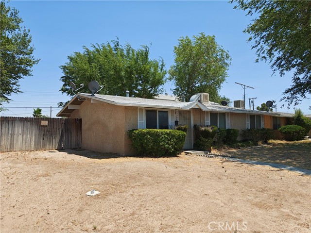 Detail Gallery Image 2 of 20 For 45446 10th St, Lancaster,  CA 93534 - 3 Beds | 1/1 Baths