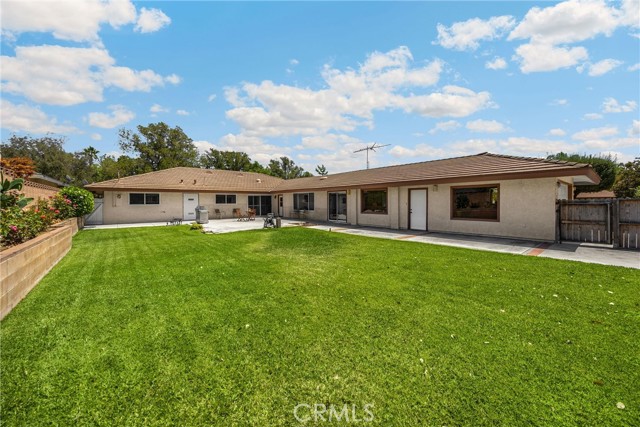 1753 N Albright Avenue, Upland CA: https://media.crmls.org/medias/9fc0b945-ed5f-4965-8deb-346f1f70f3f7.jpg