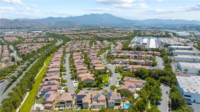 46 Dogwood, Lake Forest CA: https://media.crmls.org/medias/9fc0ee14-43d0-4b48-b3f6-57250684593e.jpg