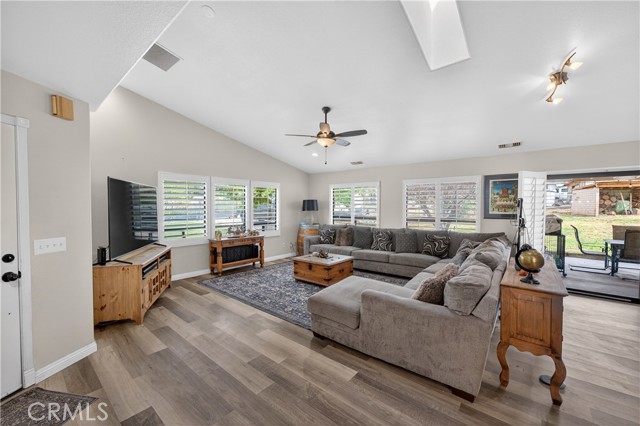 Detail Gallery Image 3 of 75 For 9902 Avenida Miravilla, Cherry Valley,  CA 92223 - 4 Beds | 2 Baths