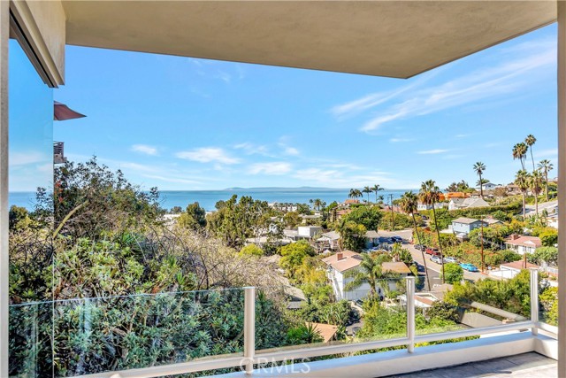 Detail Gallery Image 42 of 68 For 553 Temple Hills Dr, Laguna Beach,  CA 92651 - 5 Beds | 4/1 Baths