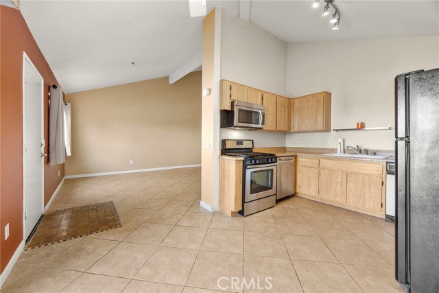 Detail Gallery Image 11 of 30 For 409 Utica #D36,  Huntington Beach,  CA 92648 - 2 Beds | 2 Baths