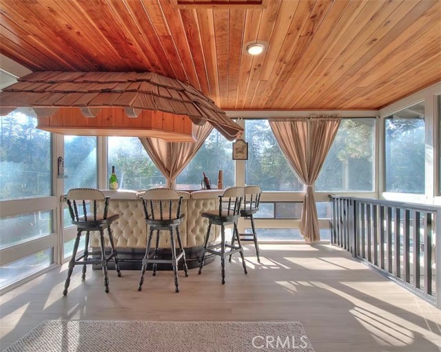 Detail Gallery Image 14 of 21 For 1002 Cherokee St, Fawnskin,  CA 92333 - 4 Beds | 3 Baths