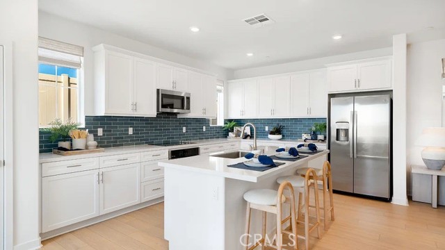 Detail Gallery Image 2 of 23 For 1722 Eagle Rd, Rialto,  CA 92376 - 3 Beds | 2/1 Baths