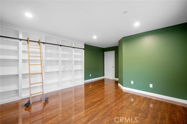 27 Silver Forest Court, Azusa CA: https://media.crmls.org/medias/9fc26848-9784-4d91-b8d3-29385b3f0390.jpg