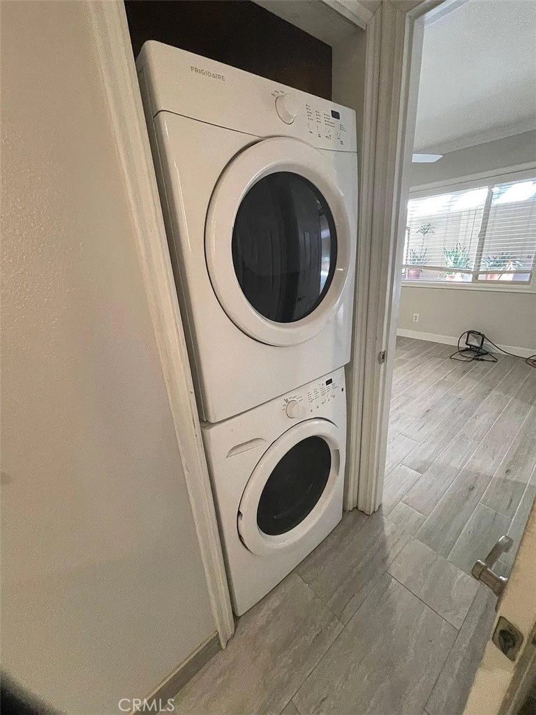 https://media.crmls.org/medias/9fc29a06-be85-49e9-b3cb-84b26f1db9b8.jpg?preset=X-Large