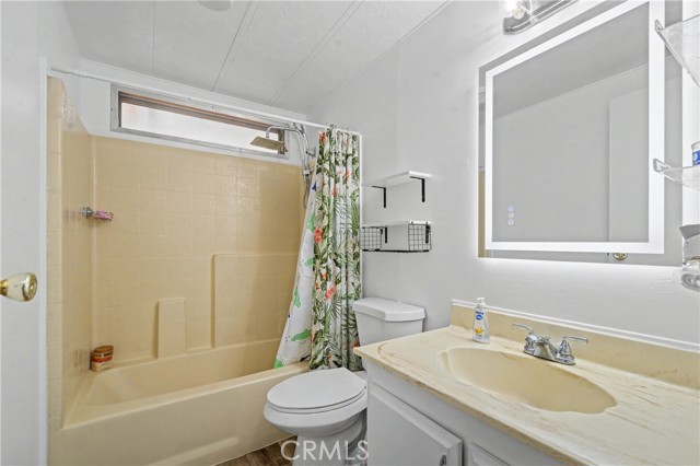 Detail Gallery Image 15 of 22 For 15831 Olden St #37,  Sylmar,  CA 91342 - 4 Beds | 2 Baths