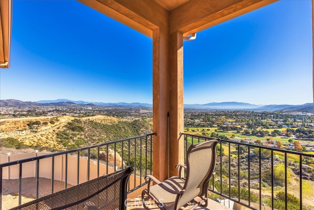 Detail Gallery Image 22 of 74 For 38000 via Vista Grande, Murrieta,  CA 92562 - 5 Beds | 5/2 Baths