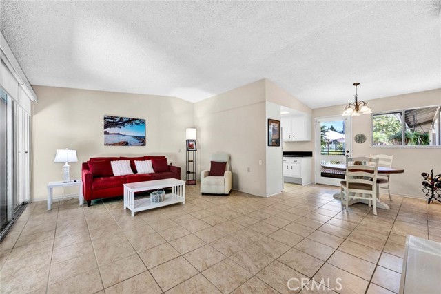 Detail Gallery Image 1 of 31 For 336 Avenida Sevilla #B,  Laguna Woods,  CA 92637 - 2 Beds | 1/1 Baths