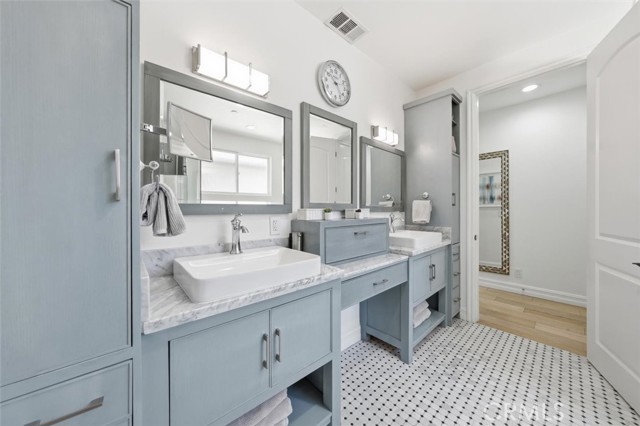 Detail Gallery Image 49 of 71 For 406 S Gertruda, Redondo Beach,  CA 90277 - 5 Beds | 4/1 Baths