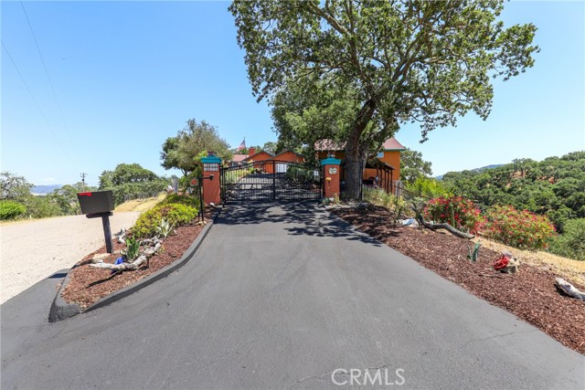 10755 Santa Ana Road, Atascadero CA: https://media.crmls.org/medias/9fc4ac13-c7af-4d39-8218-034caa509667.jpg