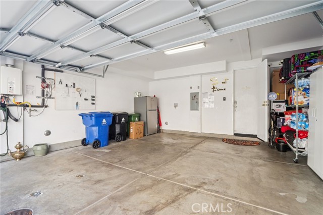 Detail Gallery Image 22 of 37 For 13225 Victory Bld, Valley Glen,  CA 91401 - 3 Beds | 3/1 Baths